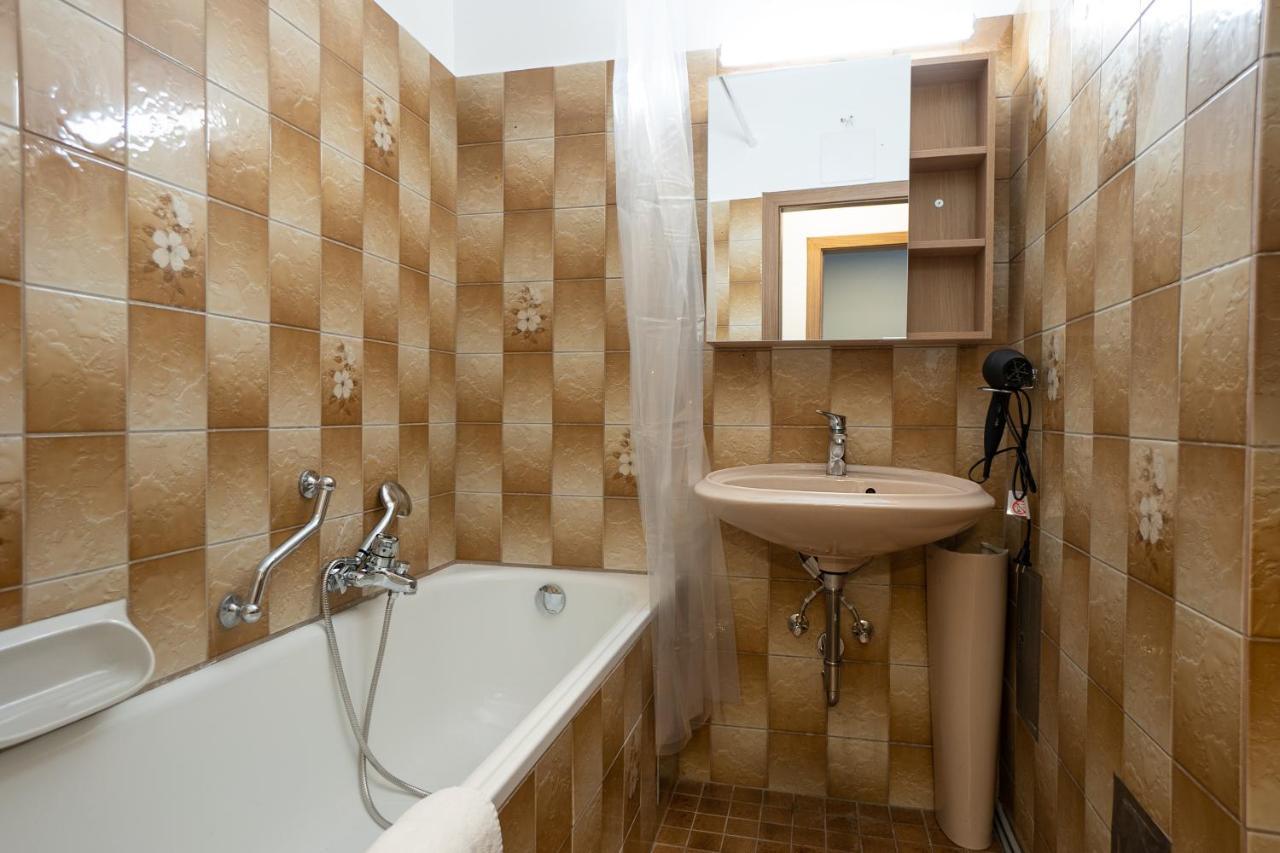 Prater Parkview: Spacious 3-bedroom With King Beds Apartment
