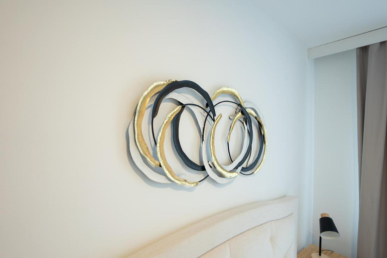 Prater Parkview: Spacious 3-bedroom With King Beds Apartment